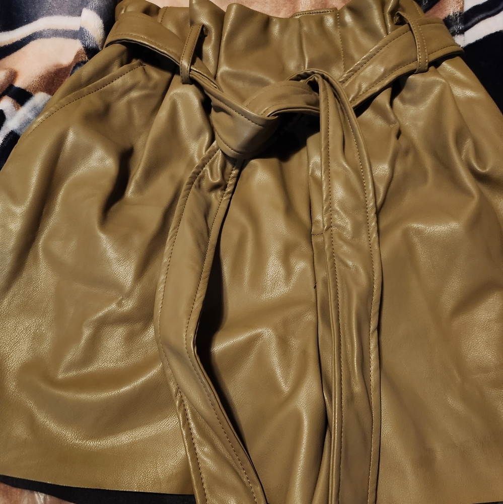 Zenena Shorts